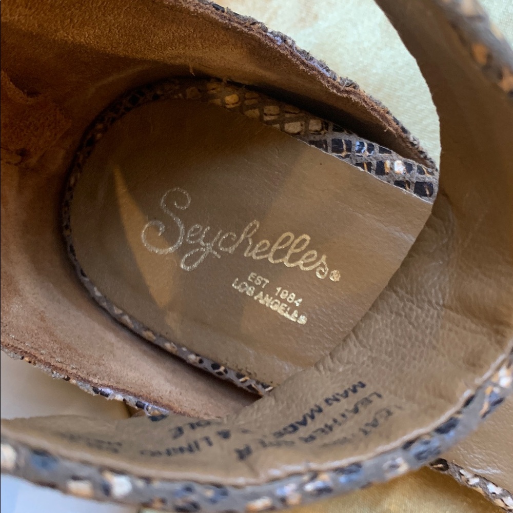 🌹Seychelles • Taupe Snake-Print Ankle Strap Sandals - Picture 5 of 11